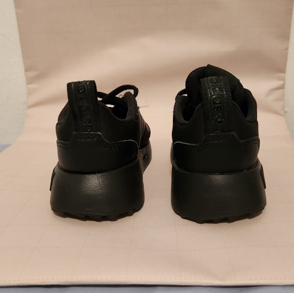 Toddler Adidas - Picture 2 of 5